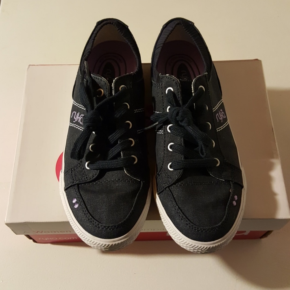 Women's Ryka running sneakers US 6M